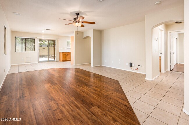 17429 W Watson Ln Surprise, AZ 85388 photo 3
