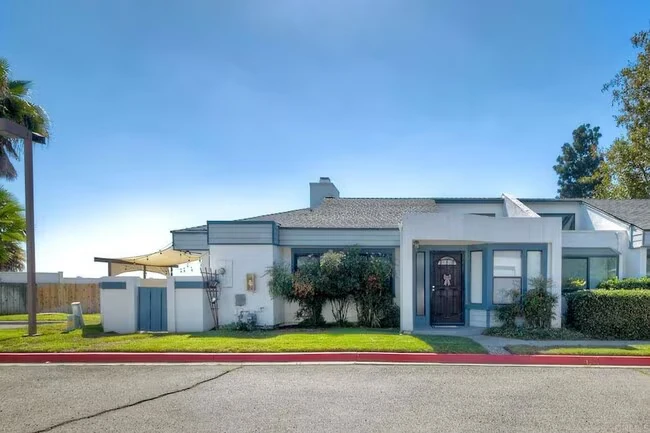 151 Bronze Way Vista, CA 92083