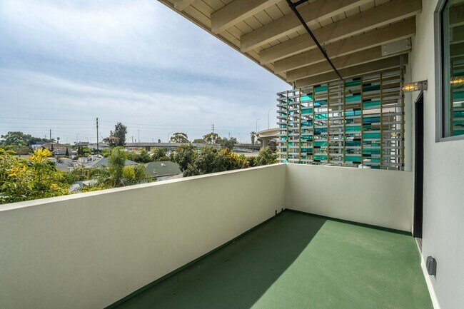 1932 Kearney Ave San Diego, CA 92113 photo 4