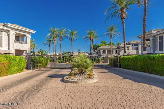 15221 N Clubgate Dr Scottsdale, AZ 85254 photo 2