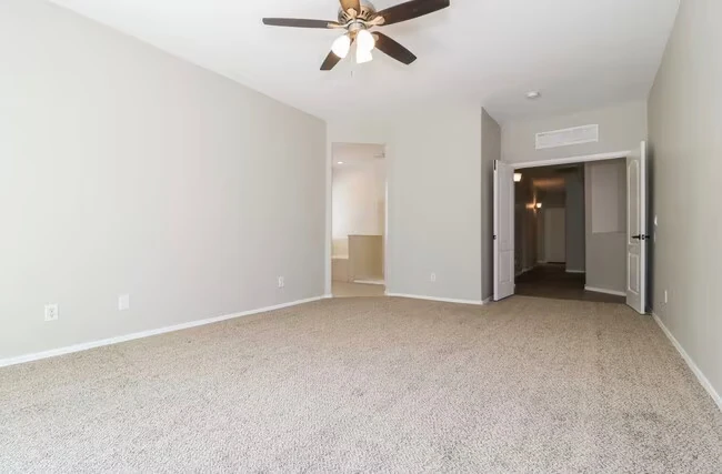 2011 W Carson Rd Phoenix, AZ 85041 photo 3