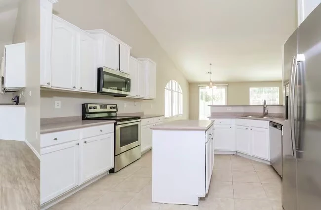 2011 W Carson Rd Phoenix, AZ 85041 photo 4