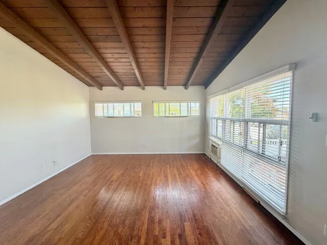 8571 Onalaska Ave San Diego, CA 92123 photo 3