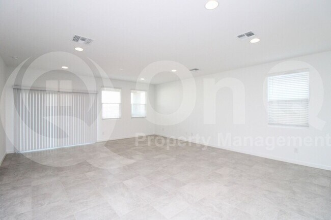 38170 W Amalfi Ave Maricopa, AZ 85138 photo 4