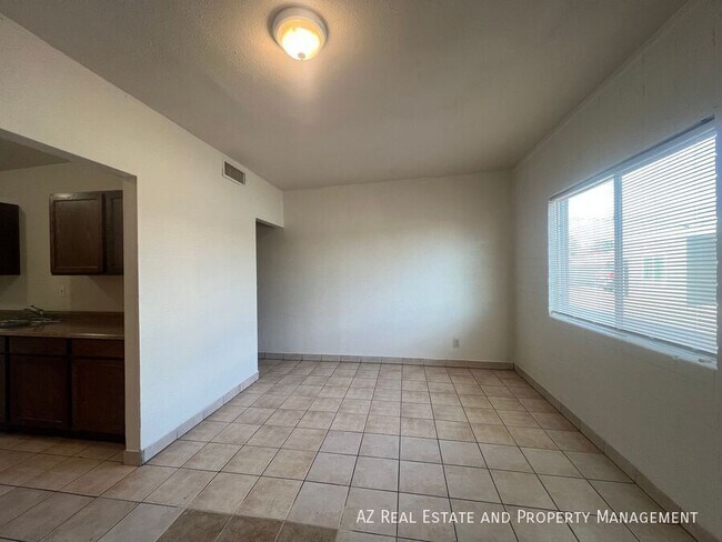 1229 W Pierce St Phoenix, AZ 85007 photo 4