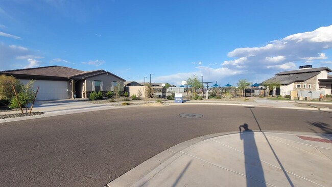 15998 W Smoketree Dr Sun City West, AZ 85387 photo 4