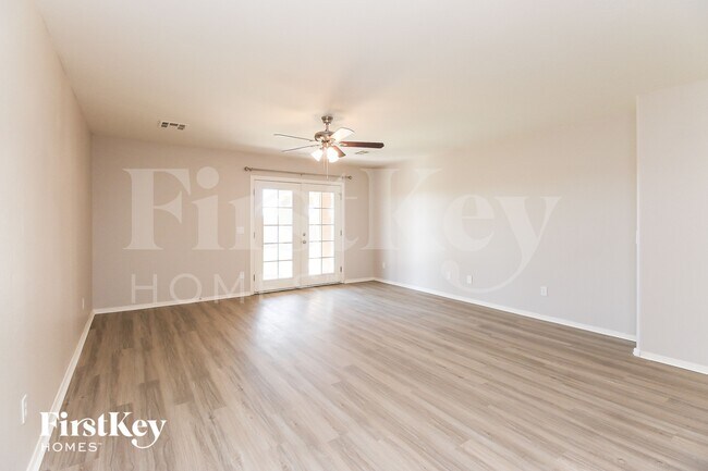 4285 E Whitehall Dr photo 4