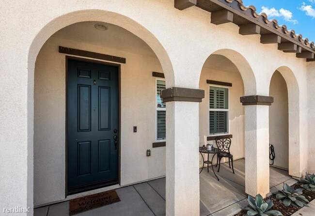 30451 Woodland Hills St Murrieta, CA 92563 photo 2