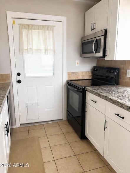 4212 W Vista Ave Phoenix, AZ 85051 photo 4