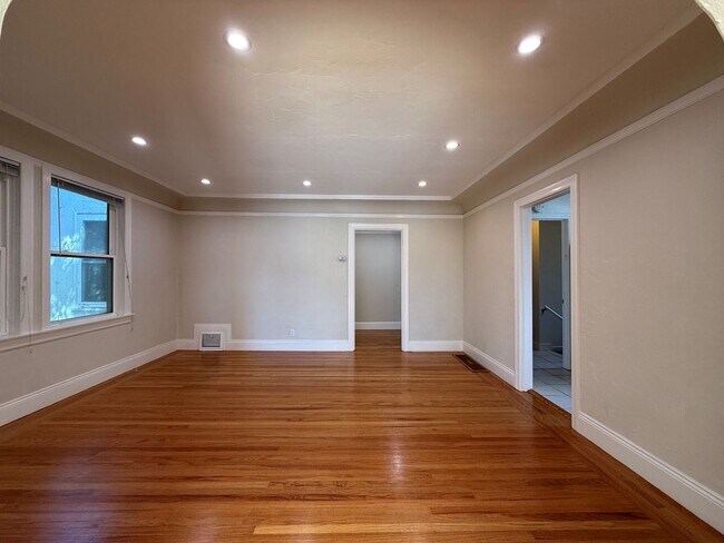 912 N Humboldt St San Mateo, CA 94401 photo 5