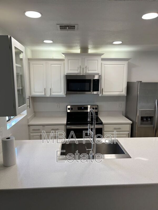 20236 N 6th Dr Phoenix, AZ 85027 photo 4