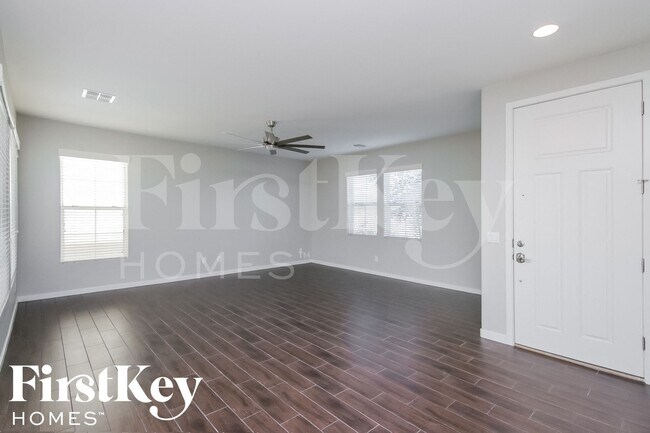 2633 S Tobin photo 4