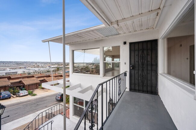 3431 Columbia St San Diego, CA 92103 photo 2