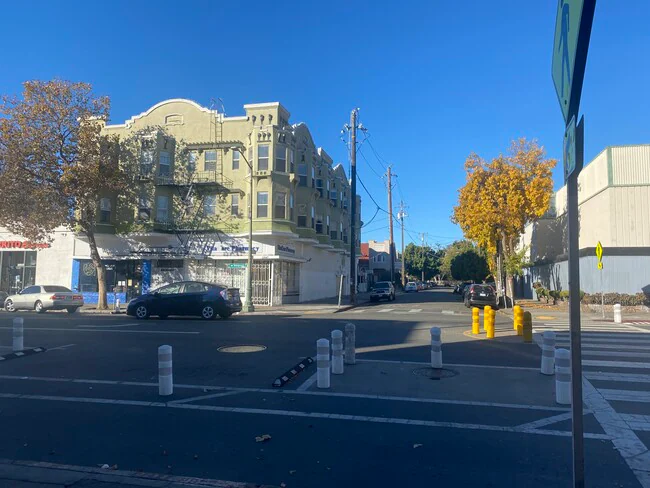 2445 Telegraph Ave Oakland, CA 94612 photo 2