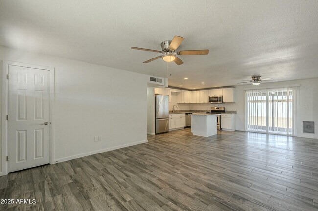 3650 E Eugie Ave Phoenix, AZ 85032 photo 3