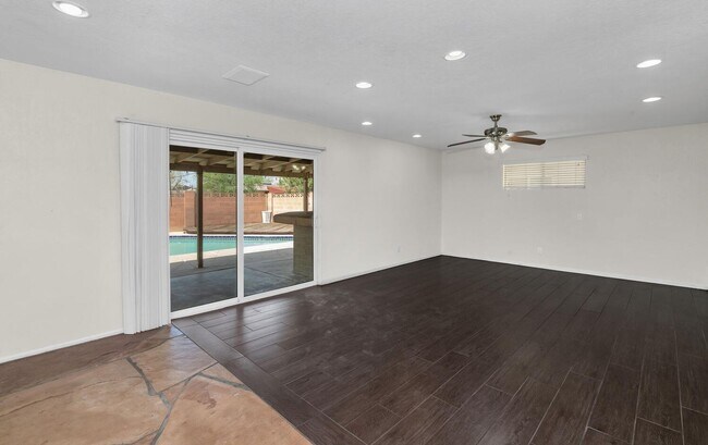 439 E Malibu Dr Tempe, AZ 85282 photo 4