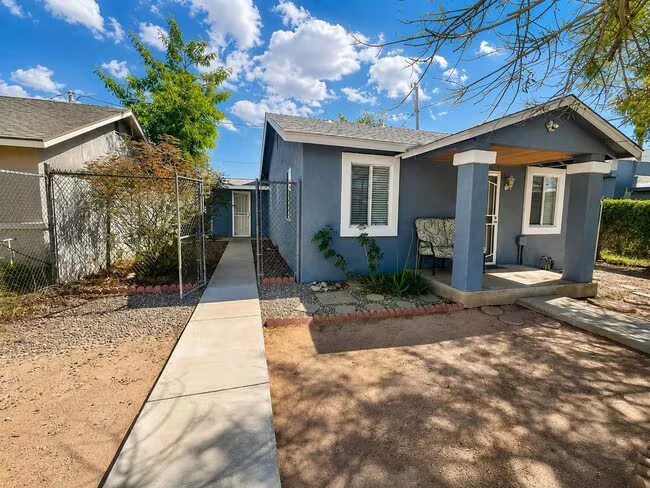 313 N 47th St Phoenix, AZ 85008 photo 2