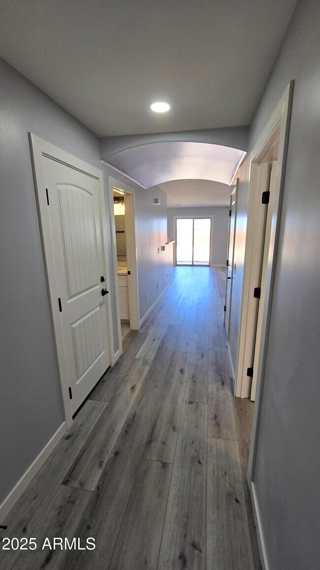 23451 N El Frio Ct Sun City, AZ 85373 photo 5