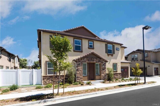 40624 Birchfield Dr Temecula, CA 92591 photo 3