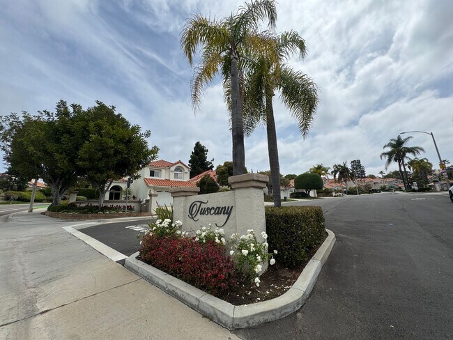 1423 Portofino Dr Vista, CA 92081