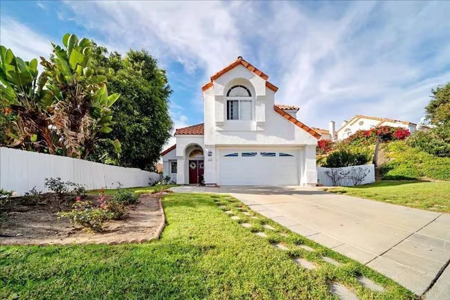 1423 Portofino Dr Vista, CA 92081 photo 2