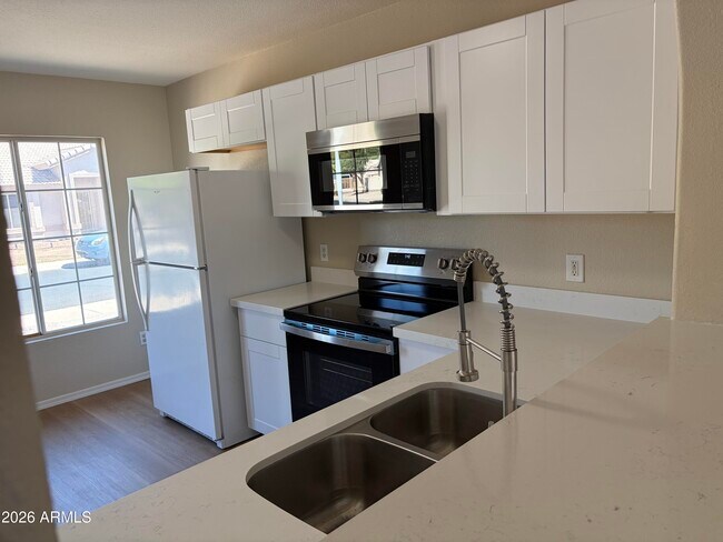 1152 S Bridger Dr Chandler, AZ 85286 photo 3