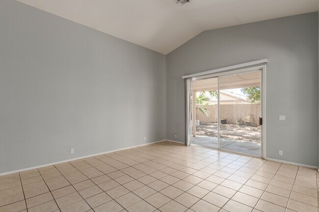 11226 W Amelia Ave Avondale, AZ 85392 photo 4