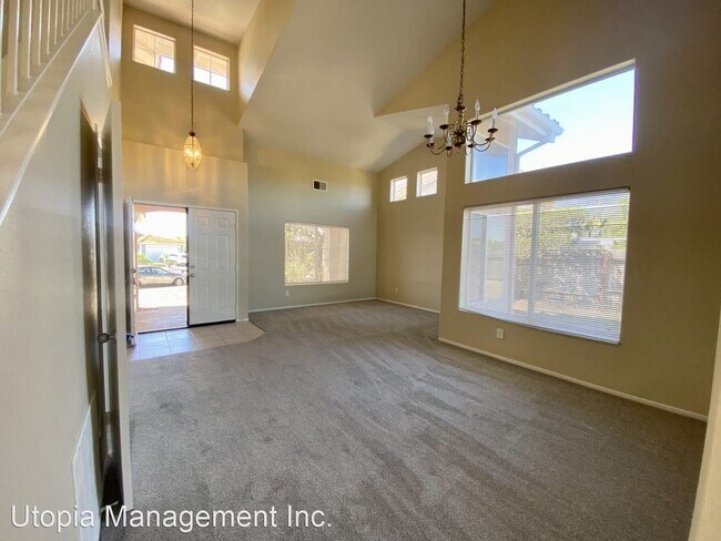 3364 Hollowtree Dr Oceanside, CA 92058 photo 5