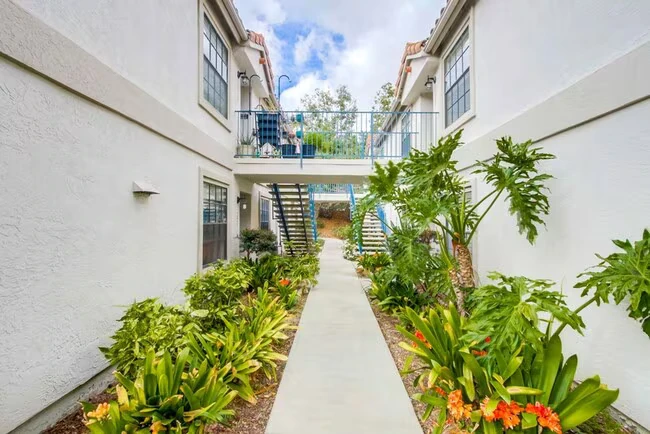 10331 Azuaga St San Diego, CA 92129