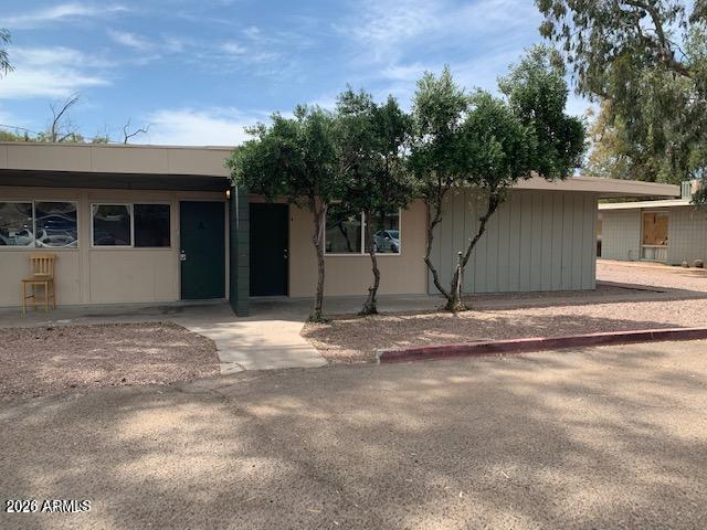 2030 W Cactus Rd photo 2