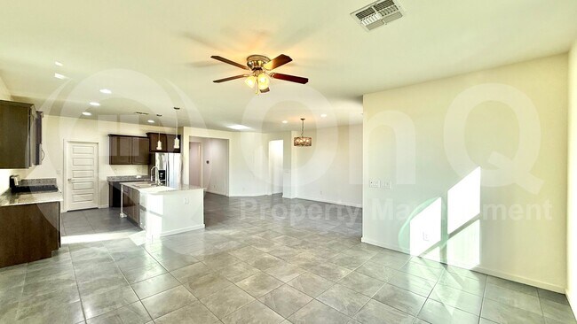 625 W Panola Dr Queen Creek, AZ 85140 photo 5