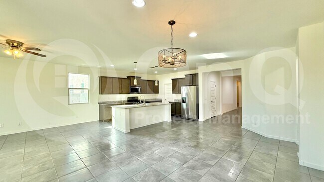 625 W Panola Dr Queen Creek, AZ 85140 photo 3
