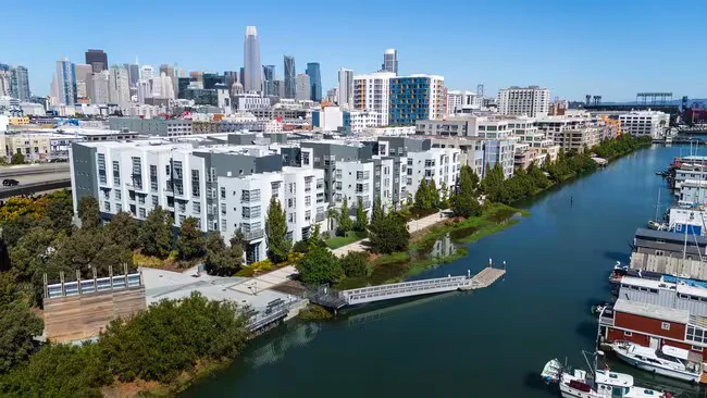 Edgewater photo 3