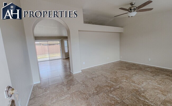 8056 W Georgia Ave Glendale, AZ 85303 photo 2