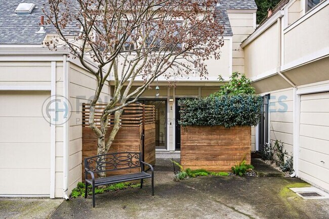 232 Miller Ave Mill Valley, CA 94941 photo 3
