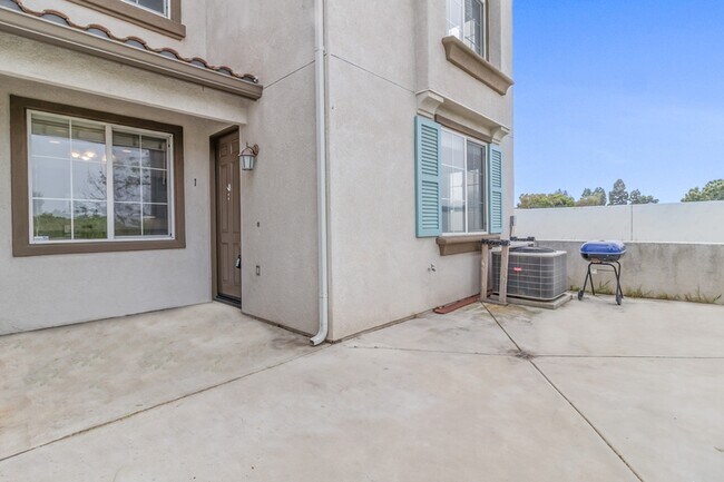 308 Island Way Oceanside, CA 92058 photo 2