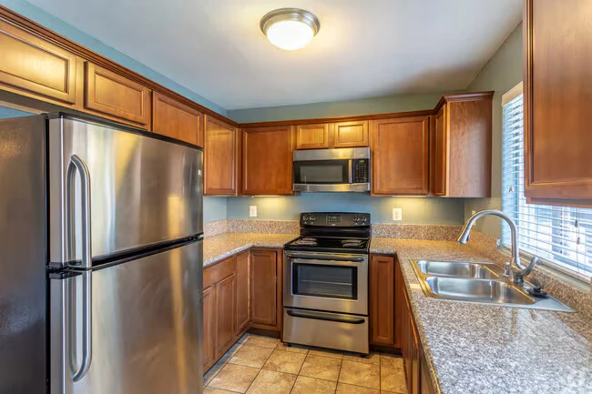 Garden Park Apartment Homes photo 4