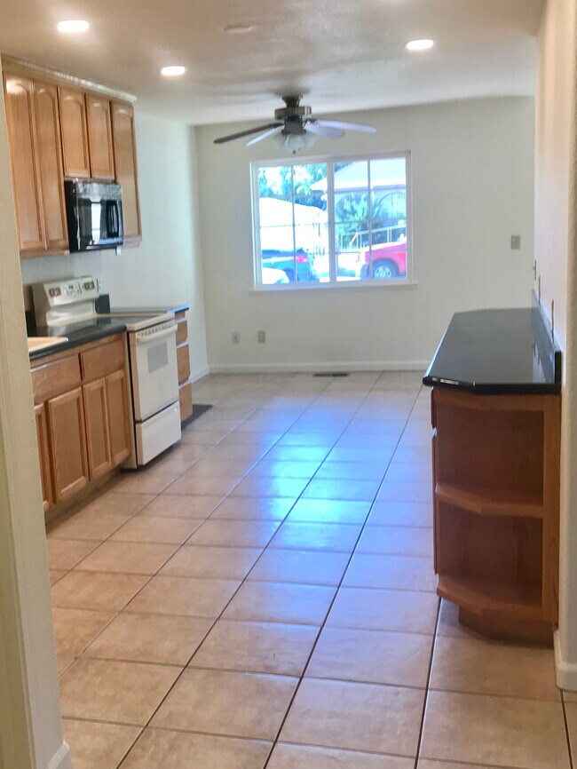 1601 E San Fernando St San Jose, CA 95116 photo 4