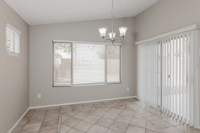 20810 N 74th Ln Glendale, AZ 85308 photo 4