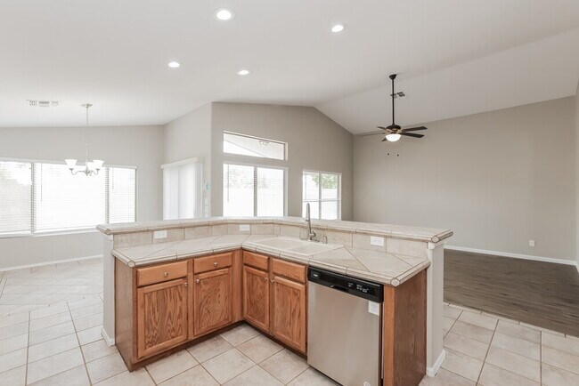 20810 N 74th Ln Glendale, AZ 85308 photo 5