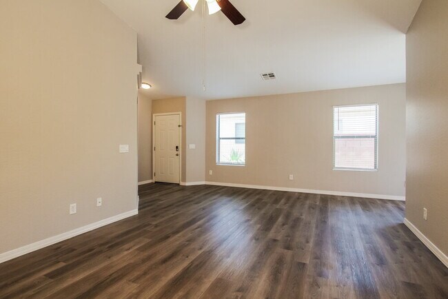 23257 W Cocopah St Buckeye, AZ 85326 photo 3