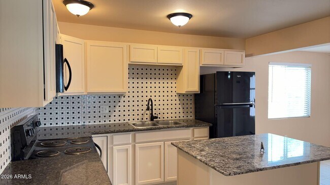 6714 N 54th Ave Glendale, AZ 85301 photo 4