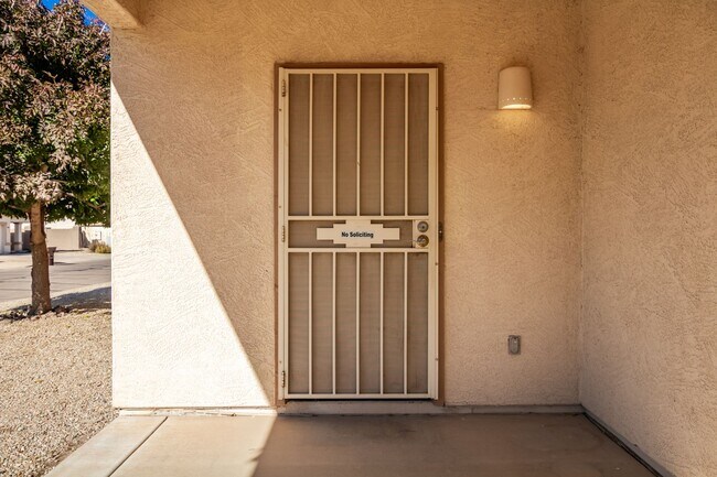 1924 E Andalusian Loop San Tan Valley, AZ 85140 photo 3