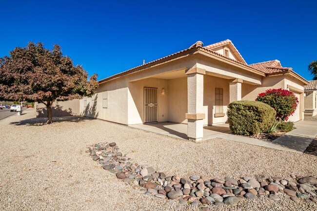 1924 E Andalusian Loop San Tan Valley, AZ 85140 photo 2