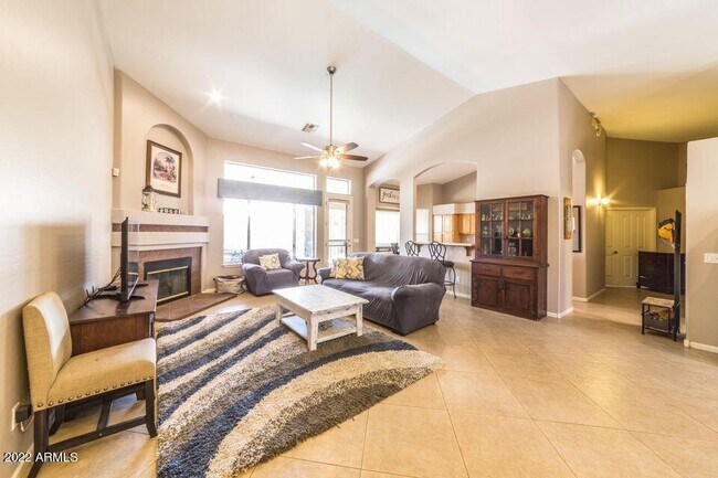 13352 W Alvarado Dr photo 4