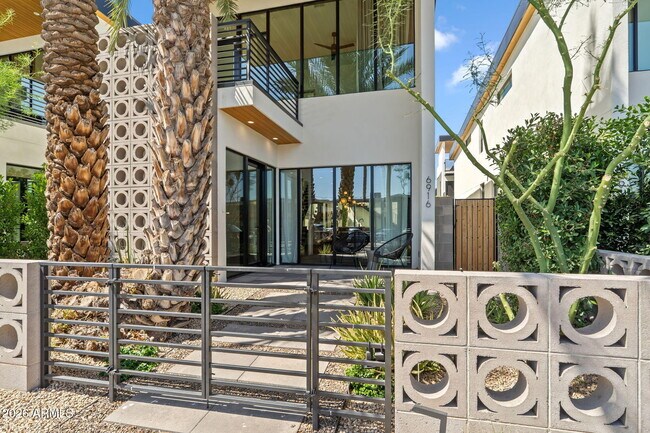 6916 E 2nd St Scottsdale, AZ 85251 photo 4