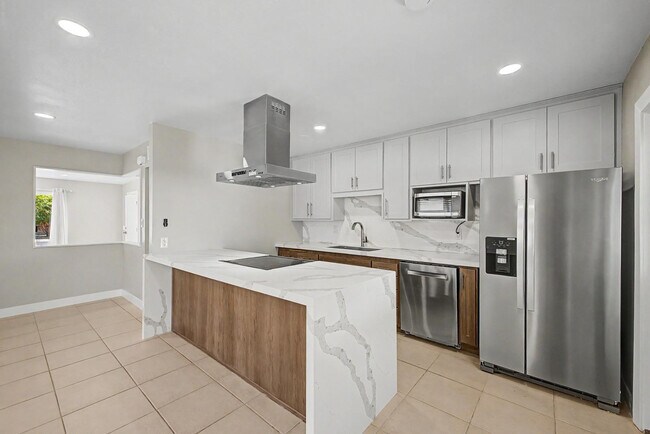 8730 E Rancho Vista Dr Scottsdale, AZ 85251 photo 4