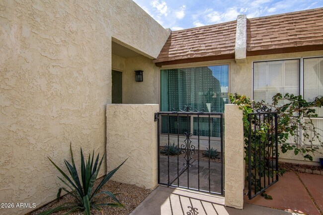 1923 E Duke Dr Tempe, AZ 85283 photo 4