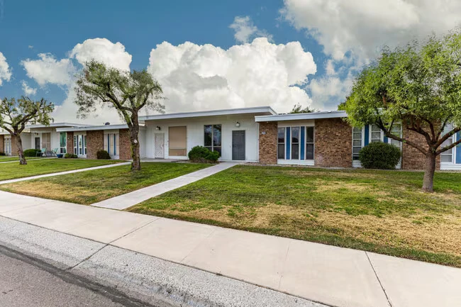 13066 N 100th Dr Sun City, AZ 85351 photo 2