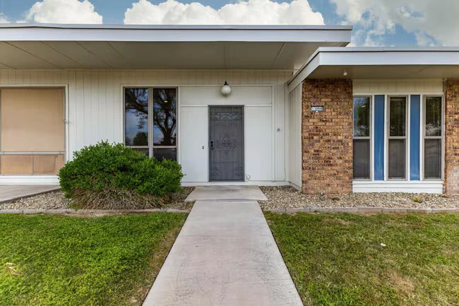 13066 N 100th Dr Sun City, AZ 85351 photo 5